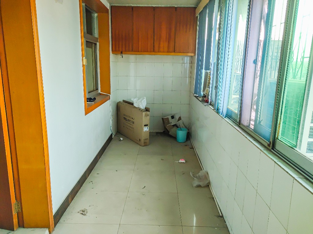 全丰小区  2室2厅1卫    27.8万客厅