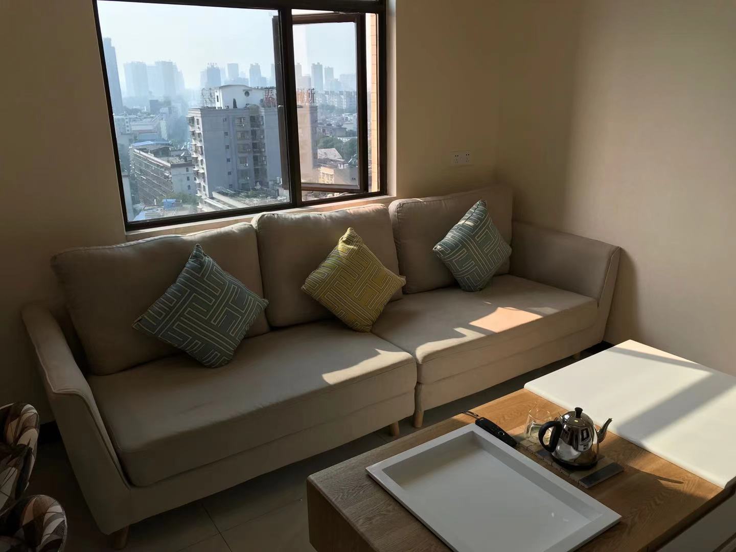 华辰汇景一、二期  1室1厅1卫    2000.0元/月 华辰汇景一、二期  1室1厅1卫    2000.0元/月室内图