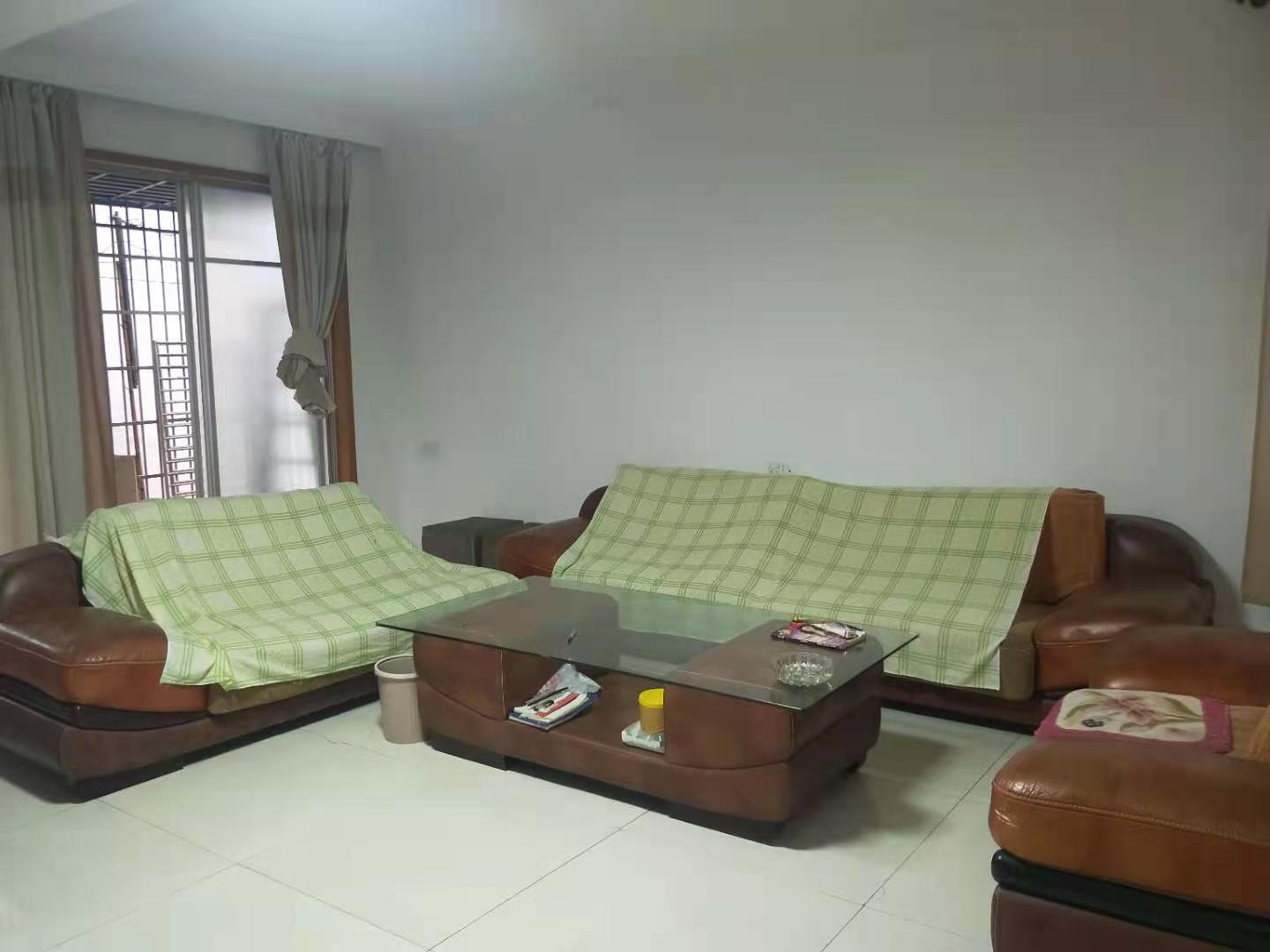 小桃小区  3室1厅2卫    1600.0元/月 小桃小区  3室1厅2卫    1600.0元/月室内图1