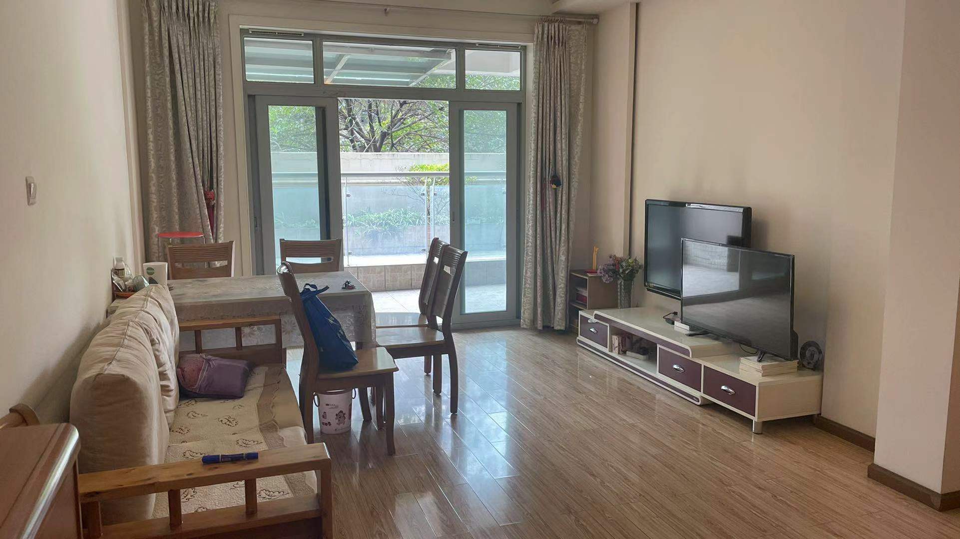 橙花风景  2室1厅1卫    3000.0元/月室内图