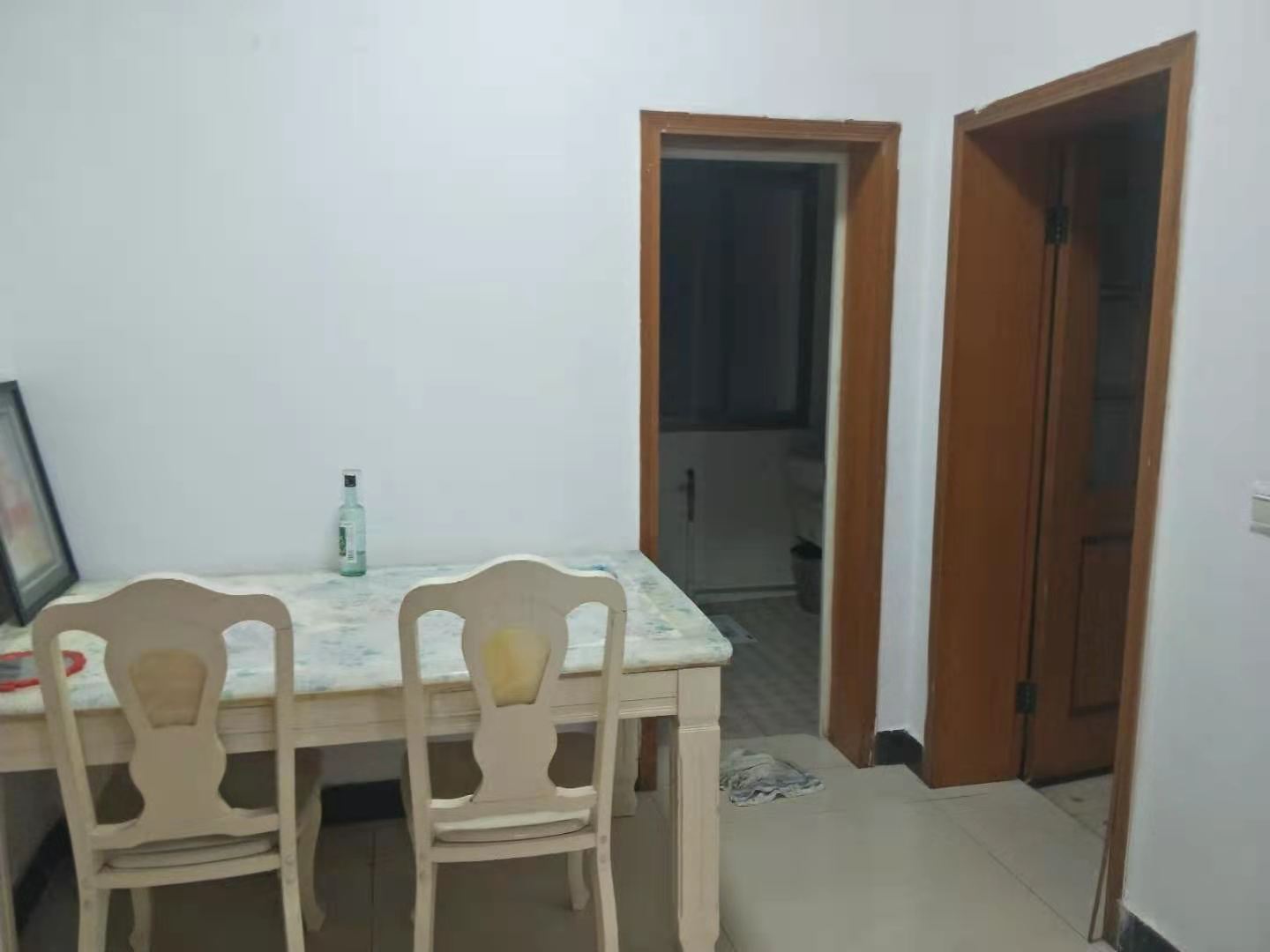 小桃小区  3室1厅2卫    1600.0元/月 小桃小区  3室1厅2卫    1600.0元/月室内图