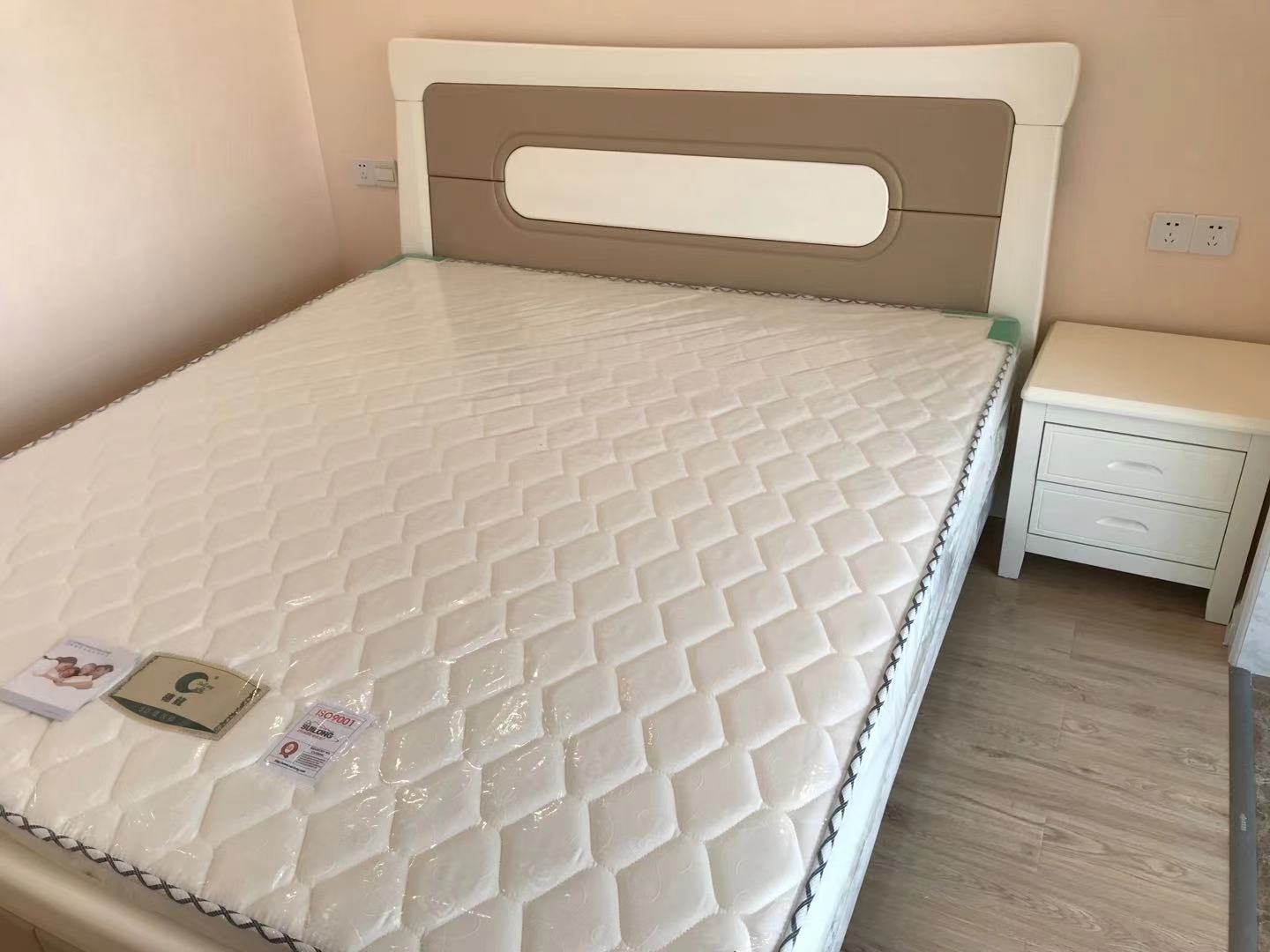 华辰汇景一、二期  1室1厅1卫    2000.0元/月 华辰汇景一、二期  1室1厅1卫    2000.0元/月室内图