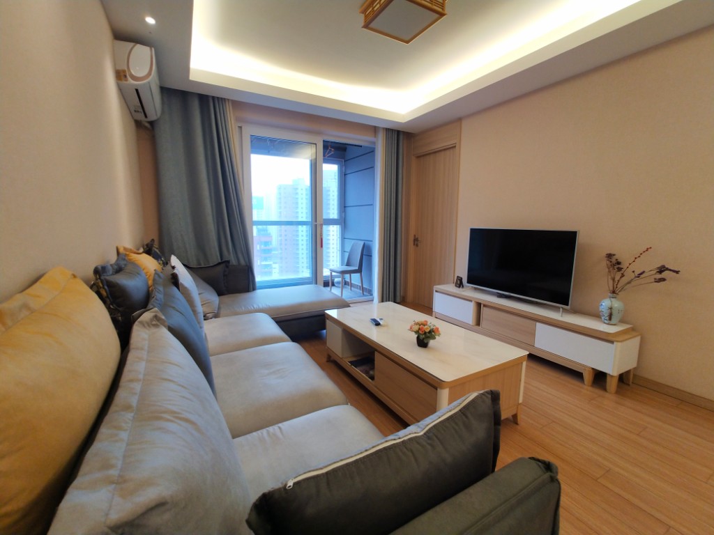 万科东方传奇  3室2厅1卫   235.00万客厅