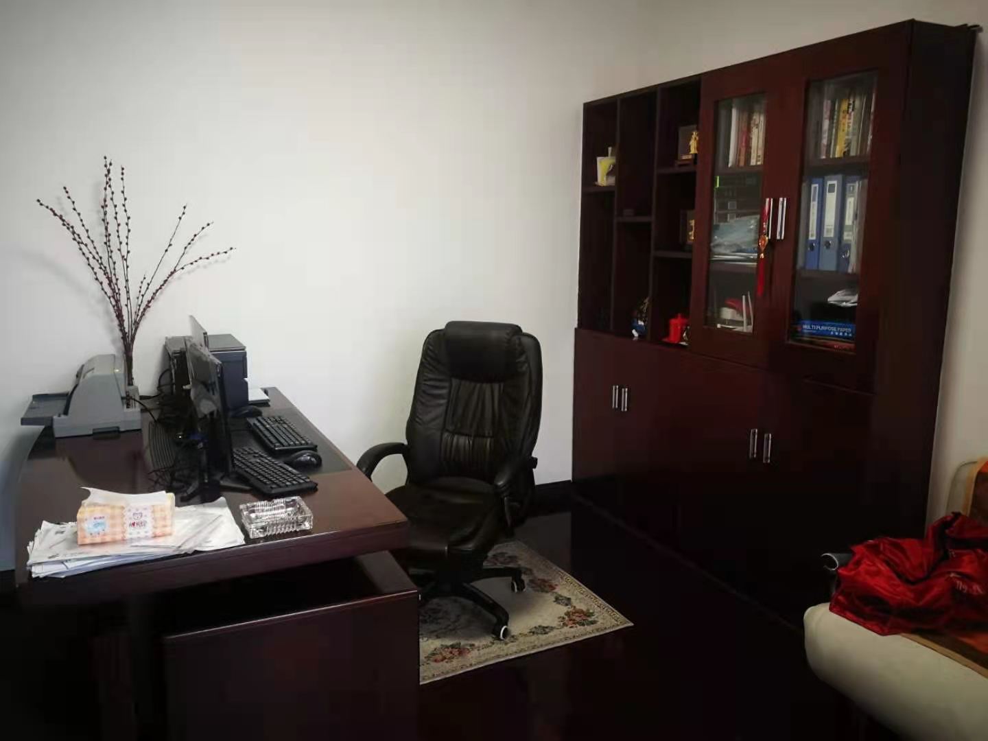 辉煌广场  3室2厅2卫    82.0万 辉煌广场  3室2厅2卫    82.0万客厅