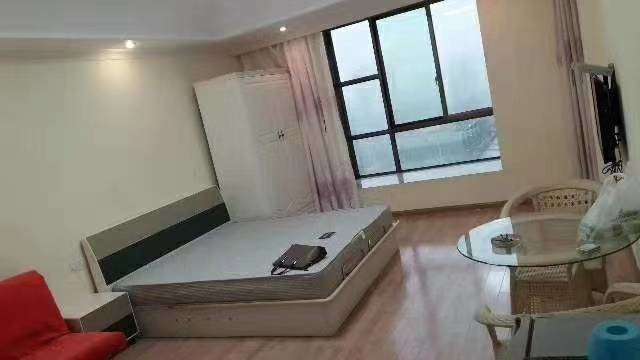 世纪阳光大厦公寓楼  1室1厅1卫    32.8万客厅