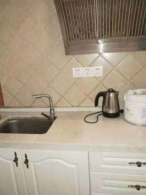 世纪阳光大厦公寓楼  1室1厅1卫    32.8万客厅