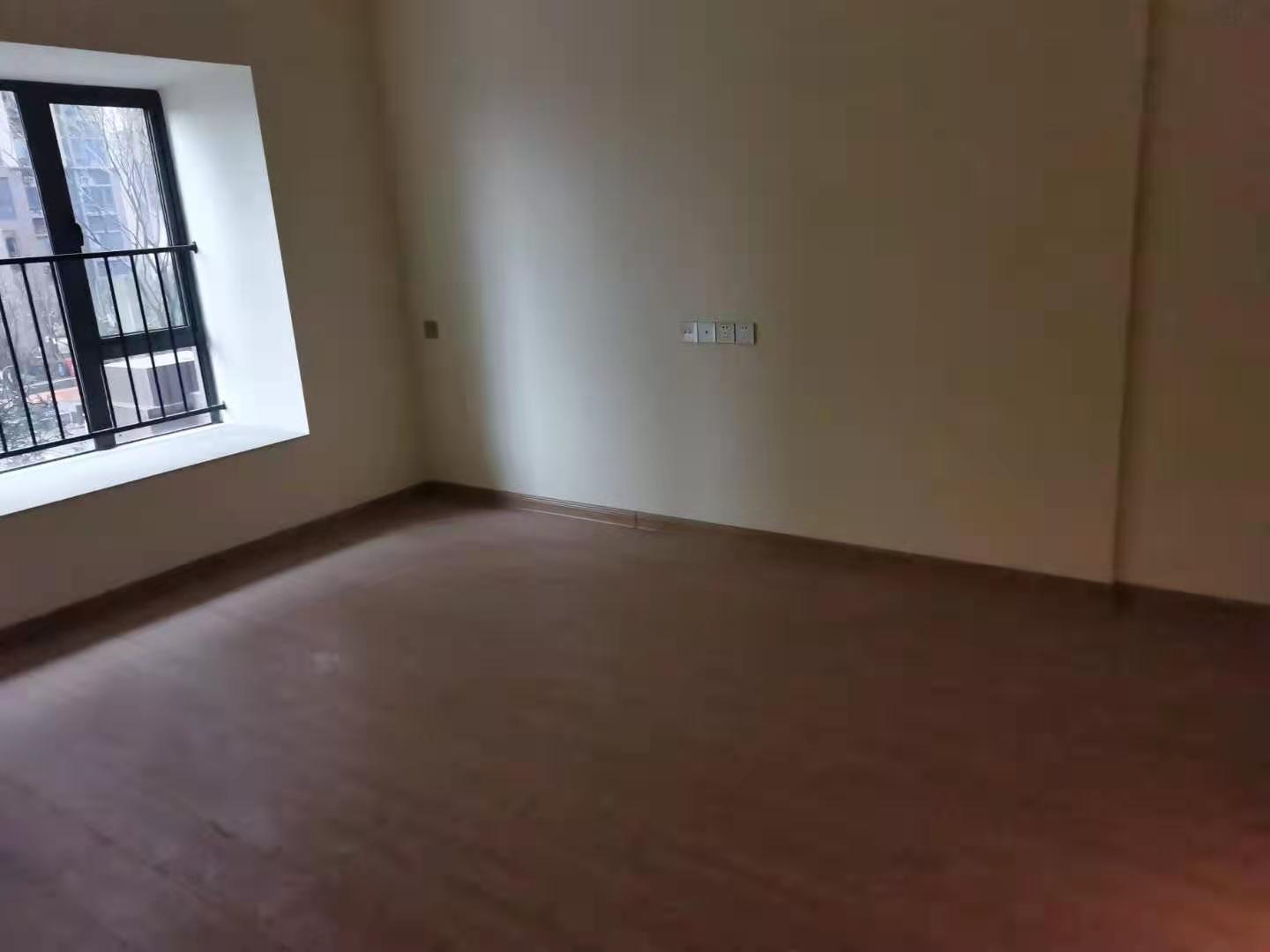 碧桂园梓山府 3室2厅2卫 2300.0元/月 碧桂园梓山府 3室2厅2卫 2300.0元/月室内图