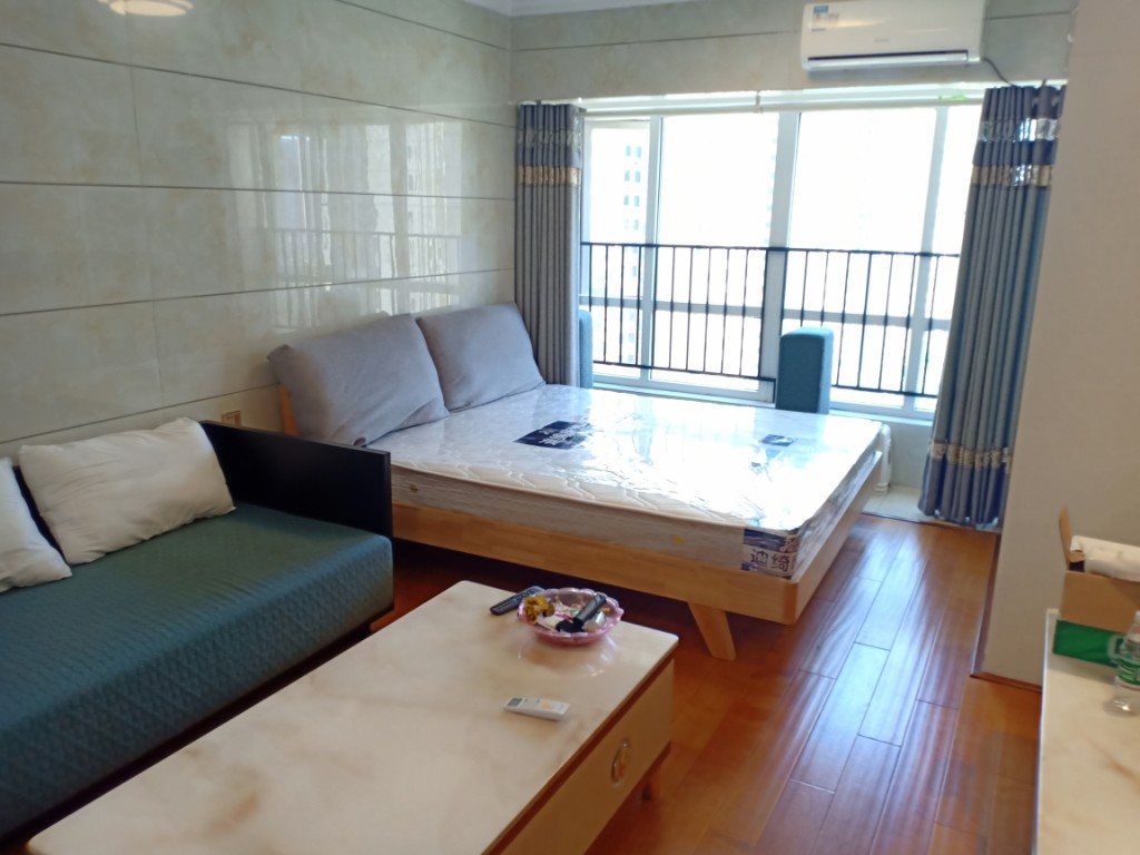 美的城三期 1室1厅1卫 31.5万 美的城三期 1室1厅1卫 31.5万客厅