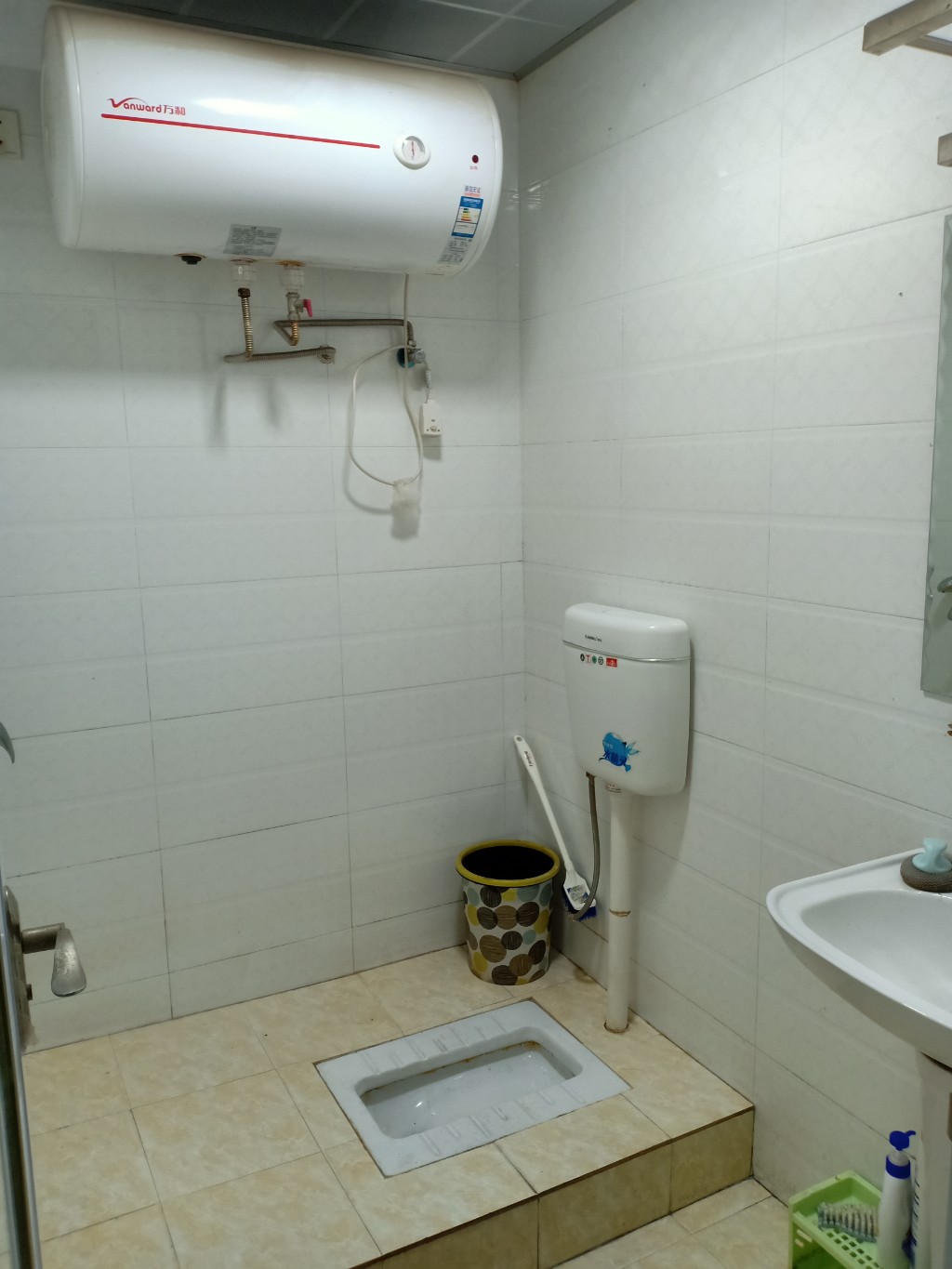 蓝筹公寓1栋 1室1厅1卫 16.8万 蓝筹公寓1栋 1室1厅1卫 16.8万客厅