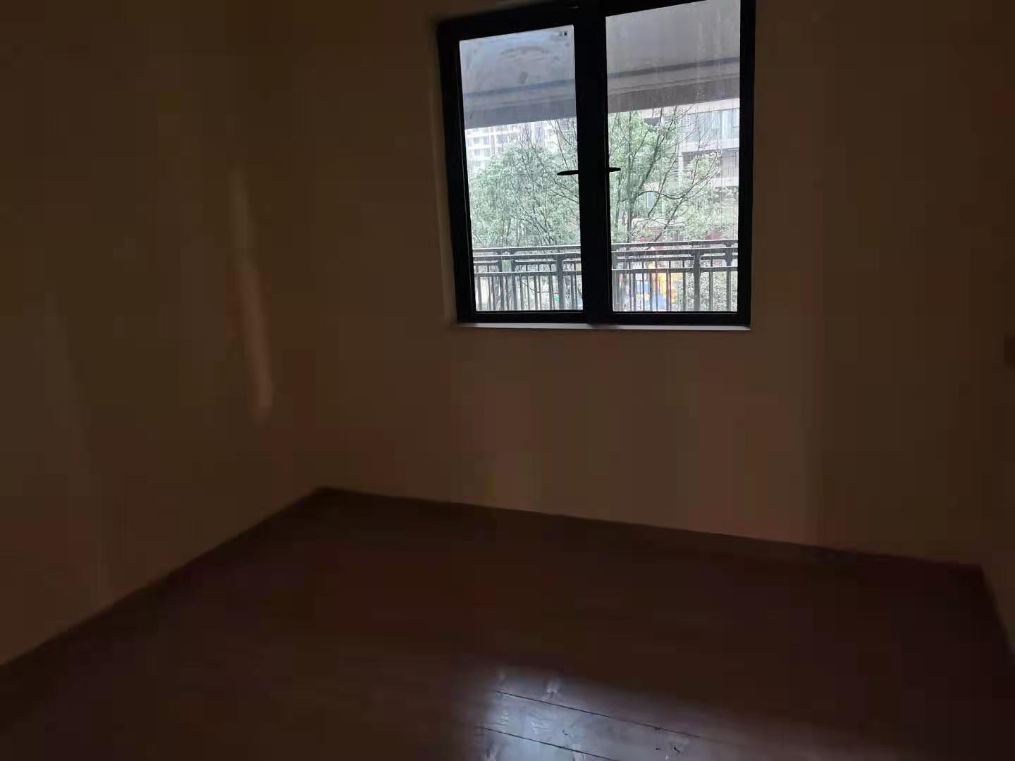 碧桂园梓山府 3室2厅2卫 2300.0元/月 碧桂园梓山府 3室2厅2卫 2300.0元/月室内图