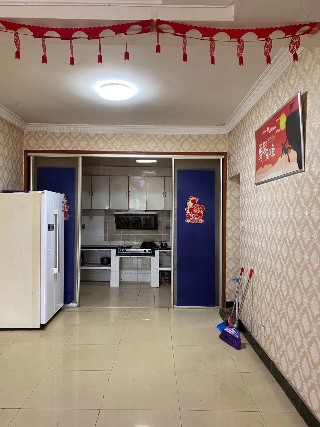 芦淞路散盘  3室2厅1卫    1800.0元/月 芦淞路散盘  3室2厅1卫    1800.0元/月室内图