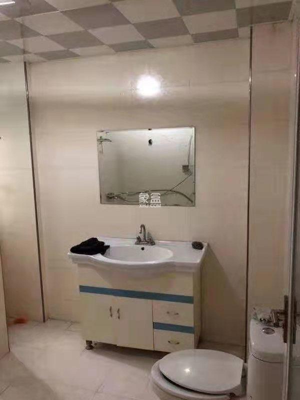 佳宁娜小区（梓山湖小区）  3室2厅2卫    81.8万