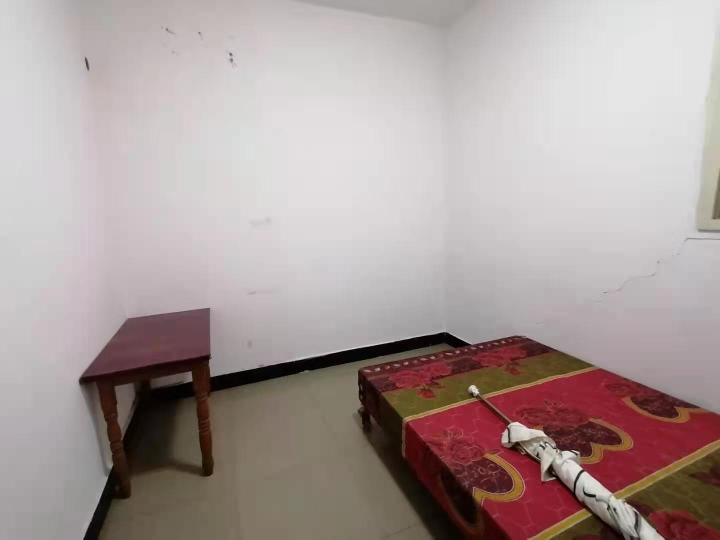 万利建材市场(万利大市场) 3室2厅1卫 700.0元/月 万利建材市场(万利大市场) 3室2厅1卫 700.0元/月室内图