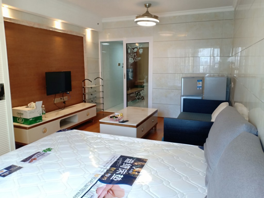 美的城三期 1室1厅1卫 31.5万 美的城三期 1室1厅1卫 31.5万客厅