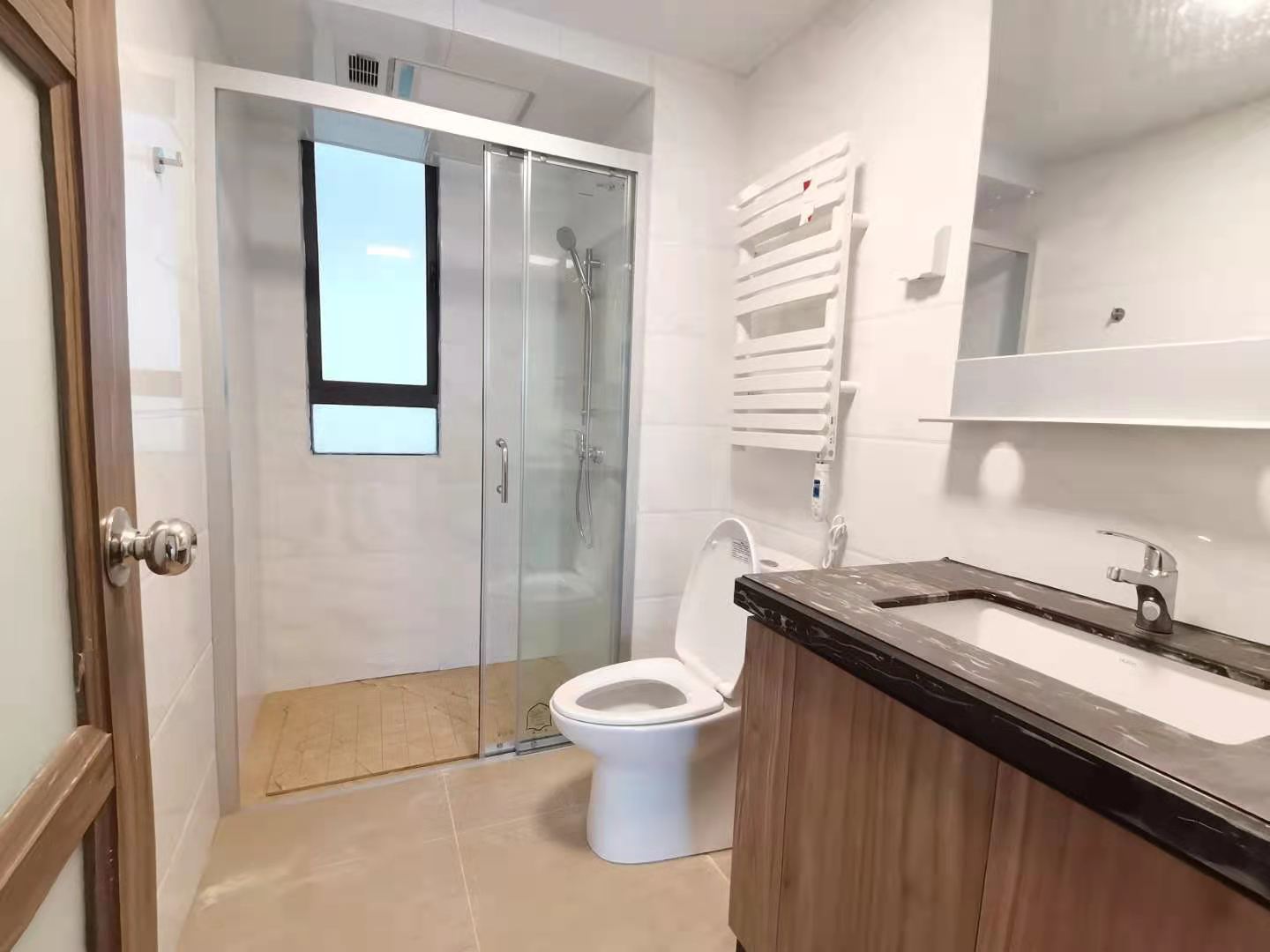 碧桂园梓山府 3室2厅2卫 2000.0元/月 碧桂园梓山府 3室2厅2卫 2000.0元/月室内图