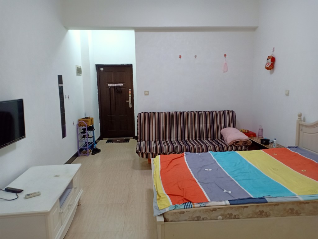 蓝筹公寓1栋 1室1厅1卫 23.0万 蓝筹公寓1栋 1室1厅1卫 23.0万客厅