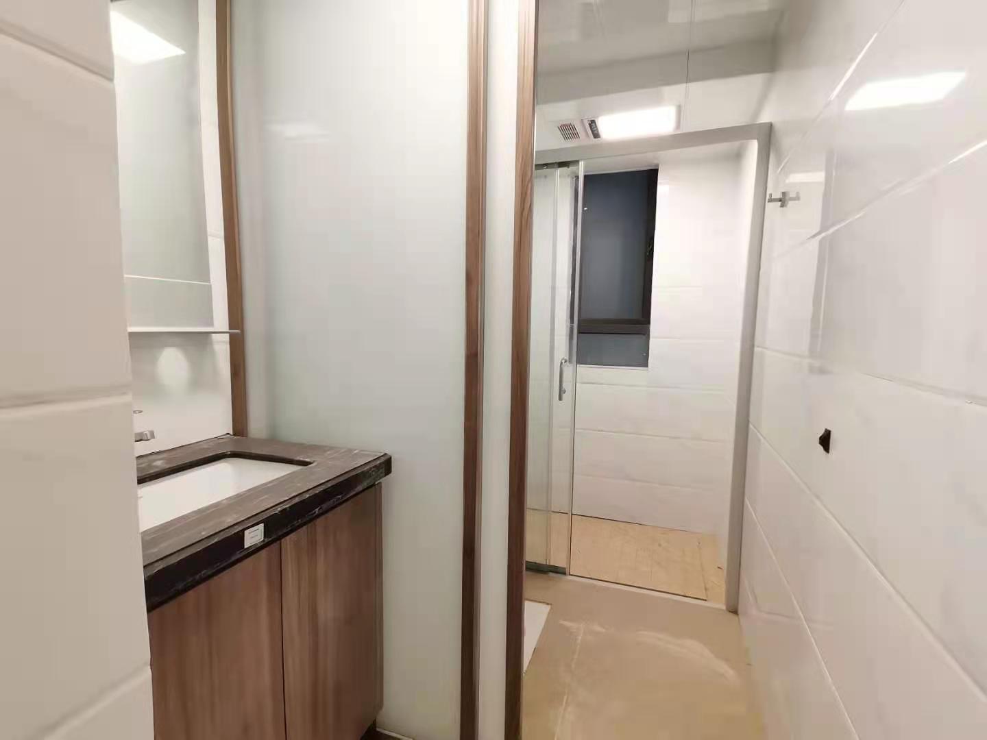 碧桂园梓山府 3室2厅2卫 2000.0元/月 碧桂园梓山府 3室2厅2卫 2000.0元/月室内图