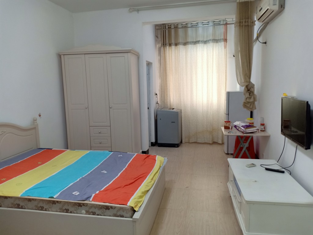 蓝筹公寓1栋 1室1厅1卫 23.0万 蓝筹公寓1栋 1室1厅1卫 23.0万客厅