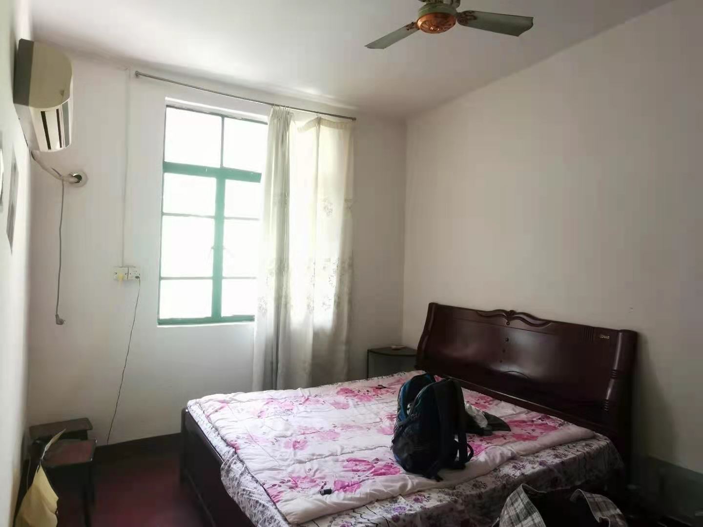 新华一村 1室1厅1卫 800.00元/月 新华一村 1室1厅1卫 800.00元/月室内图