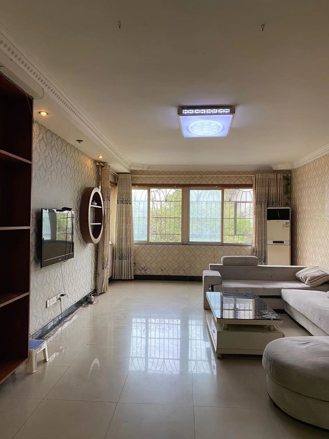 芦淞路散盘  3室2厅1卫    1800.0元/月 芦淞路散盘  3室2厅1卫    1800.0元/月室内图