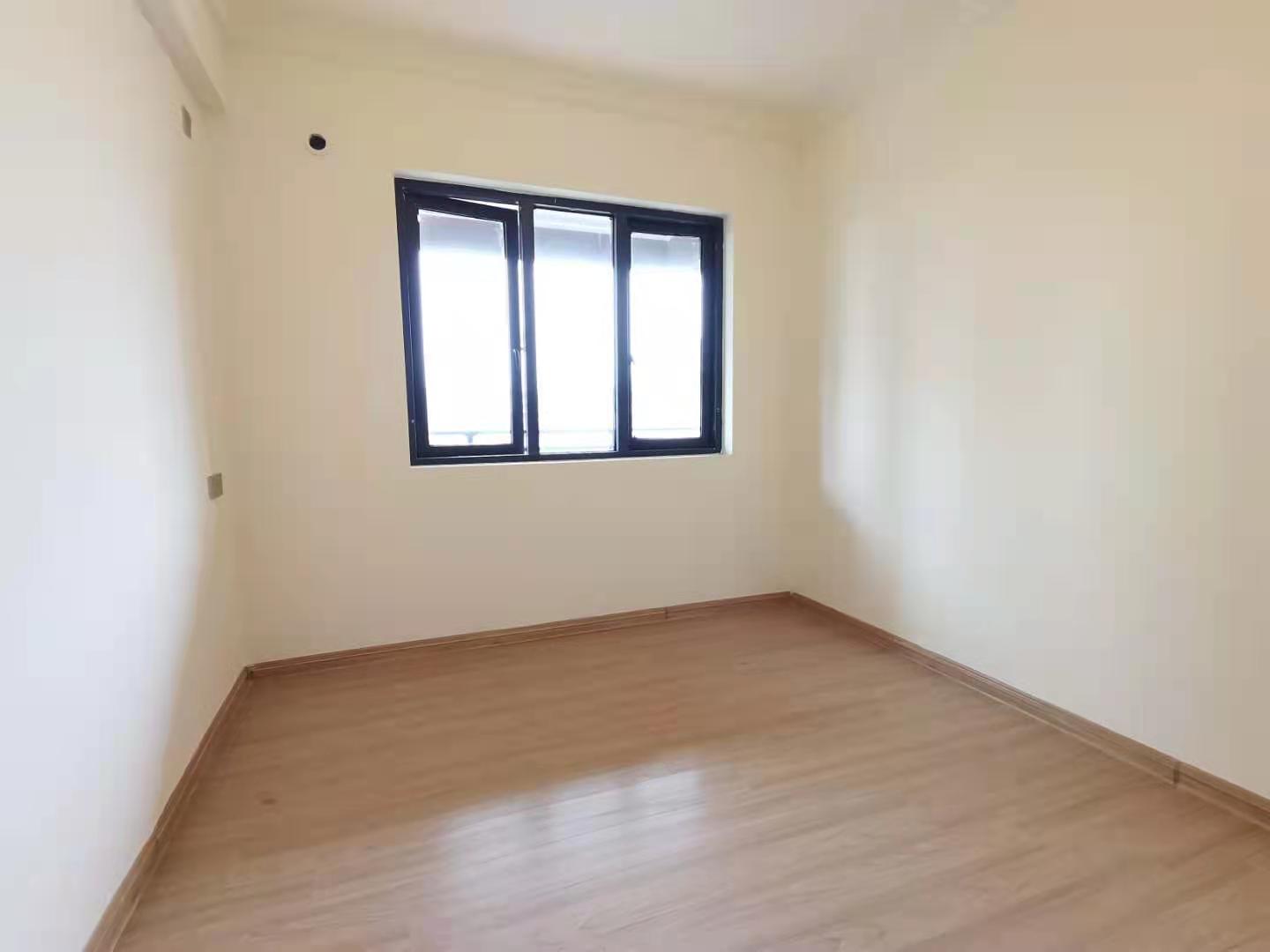 碧桂园梓山府 3室2厅2卫 2000.0元/月 碧桂园梓山府 3室2厅2卫 2000.0元/月室内图