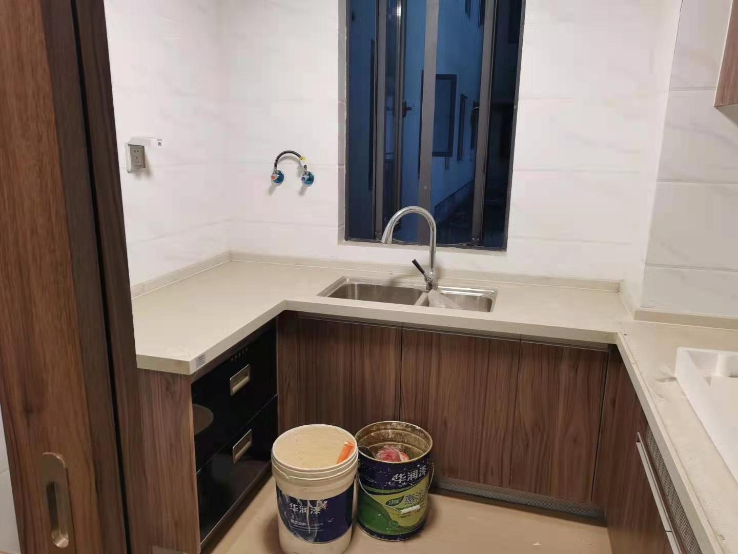 碧桂园梓山府 3室2厅2卫 2300.0元/月 碧桂园梓山府 3室2厅2卫 2300.0元/月室内图