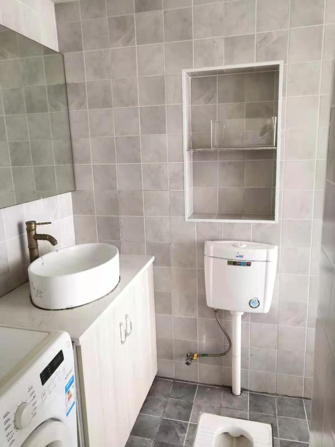 中建御山和苑 1室1厅1卫 32.8万 中建御山和苑 1室1厅1卫 32.8万客厅