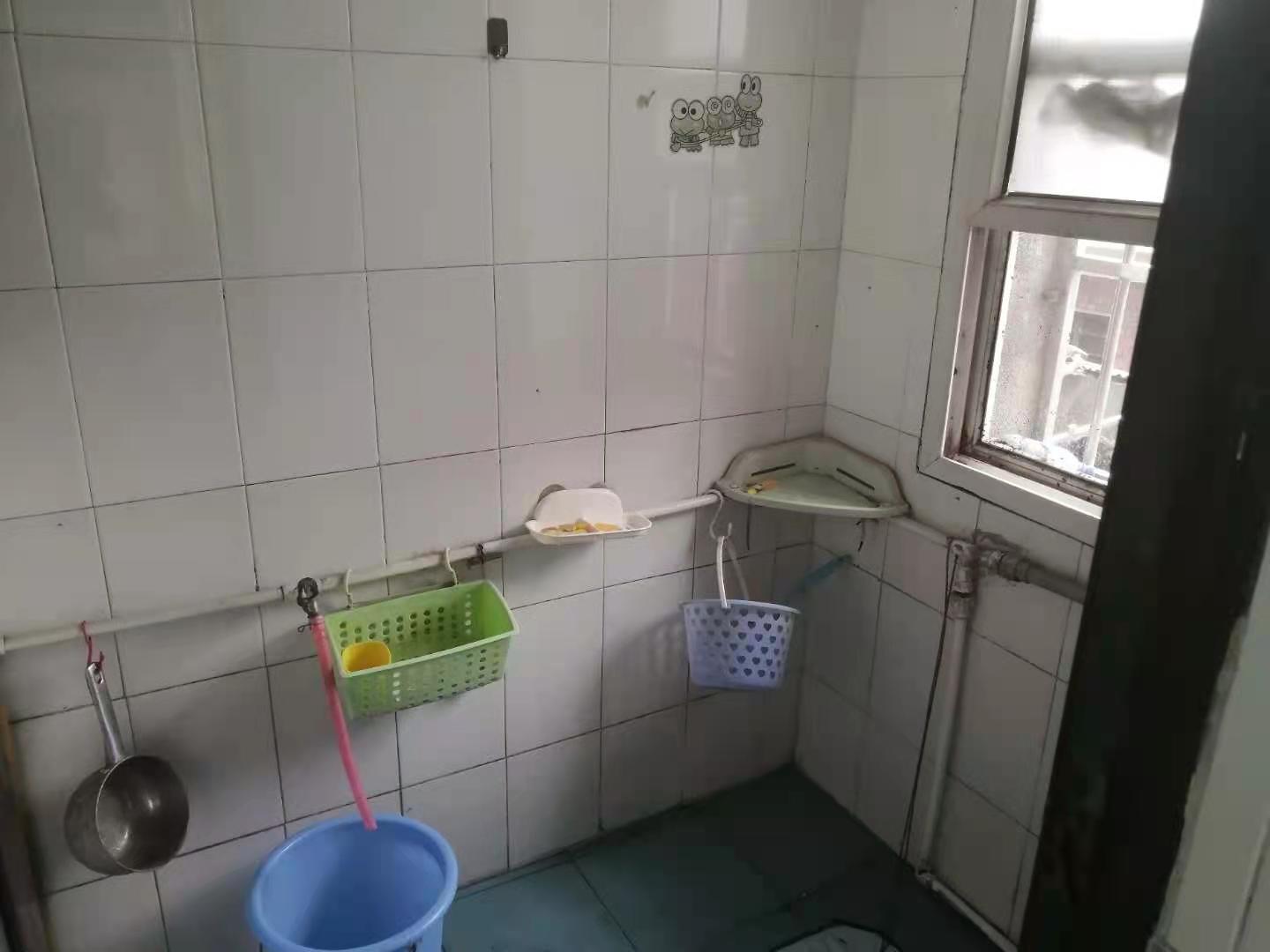 荷叶一村 2室1厅1卫 1000.0元/月 荷叶一村 2室1厅1卫 1000.0元/月室内图