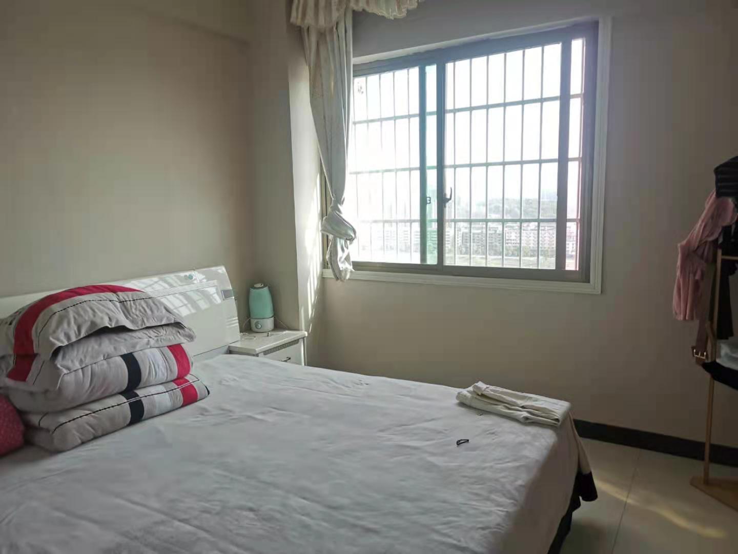 滨江财富中心 2室2厅1卫 59.8万 滨江财富中心 2室2厅1卫 59.8万客厅