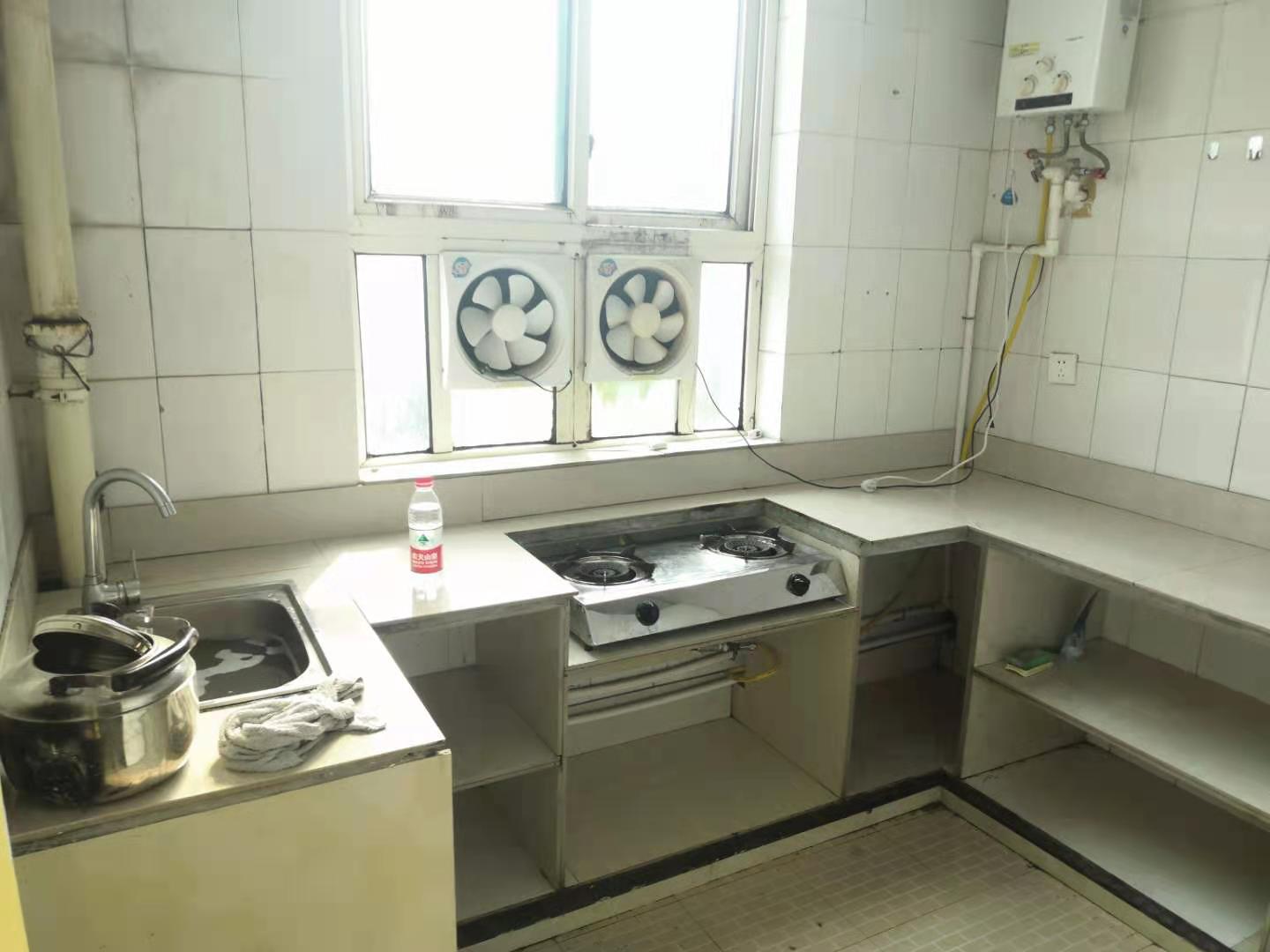 晨光小区 3室2厅1卫 1500.0元/月 晨光小区 3室2厅1卫 1500.0元/月室内图