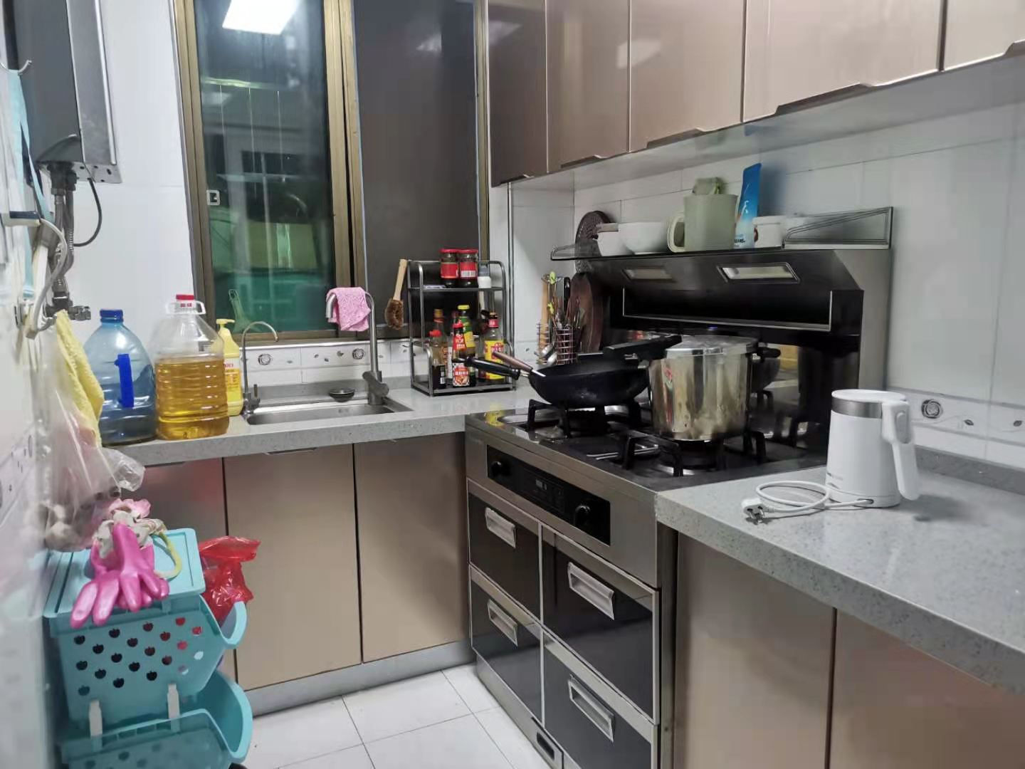 滨江财富中心 2室2厅1卫 59.8万 滨江财富中心 2室2厅1卫 59.8万客厅