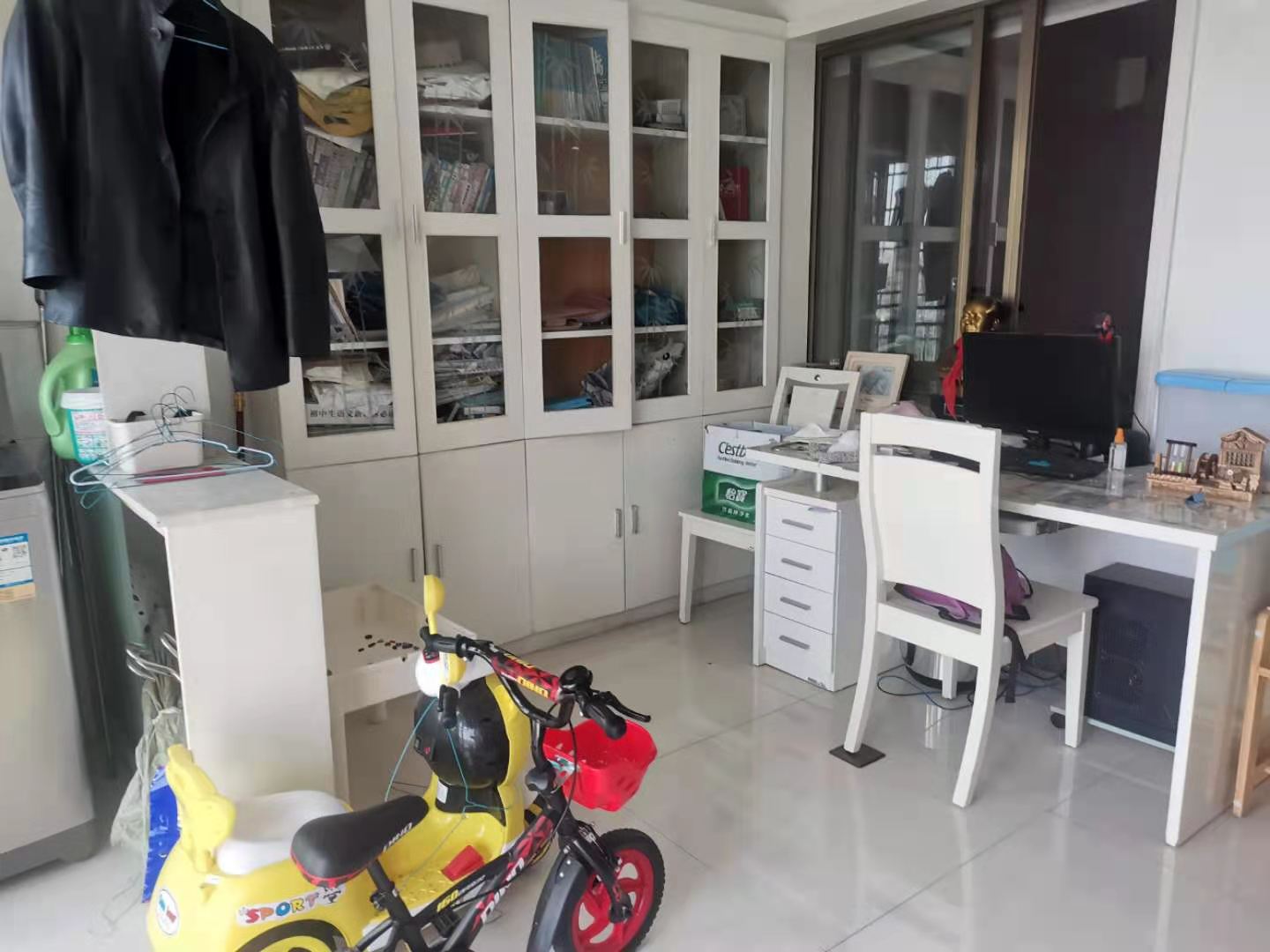 滨江财富中心 2室2厅1卫 59.8万 滨江财富中心 2室2厅1卫 59.8万客厅