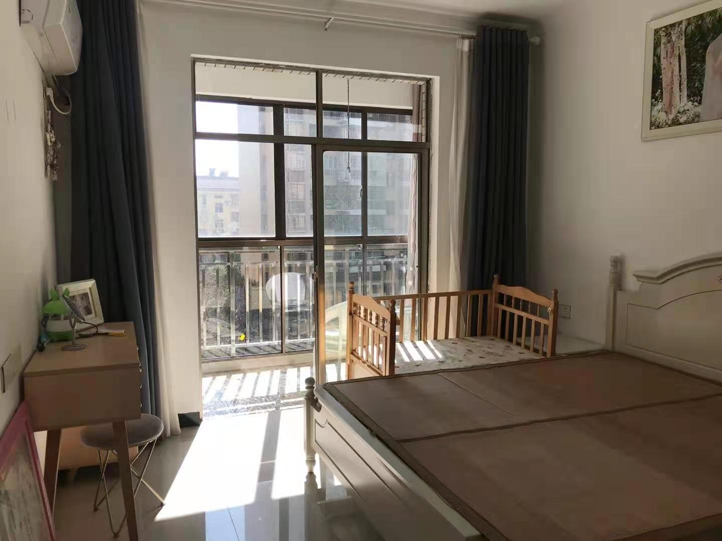 香格里拉 2室1厅1卫 1900.0元/月 香格里拉 2室1厅1卫 1900.0元/月室内图