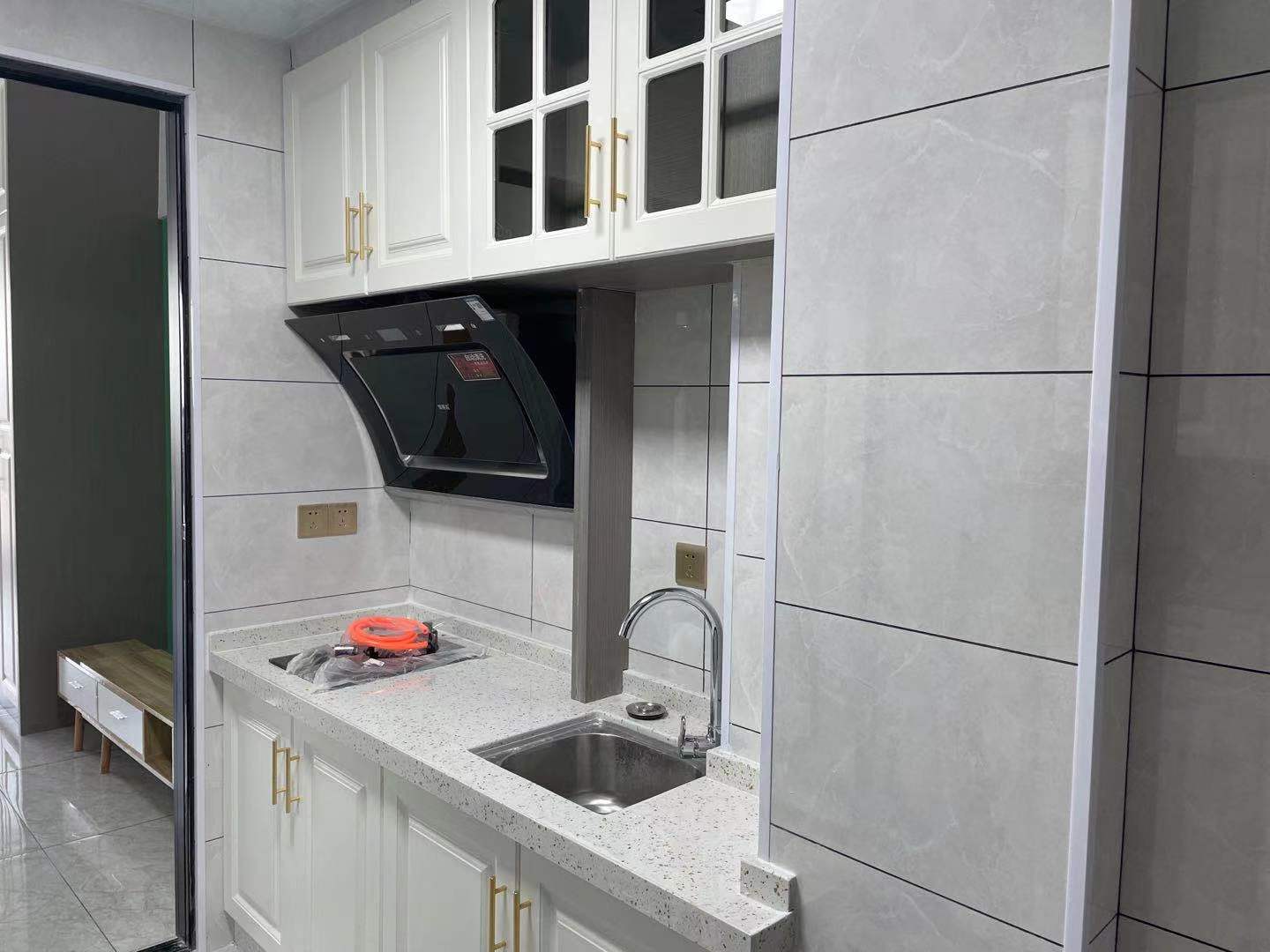 雄森国际  1室1厅1卫    1700.0元/月 雄森国际  1室1厅1卫    1700.0元/月室内图