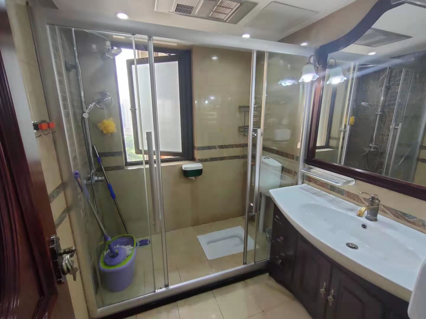 南湖国际6期  2室2厅1卫    2500.0元/月 南湖国际6期  2室2厅1卫    2500.0元/月