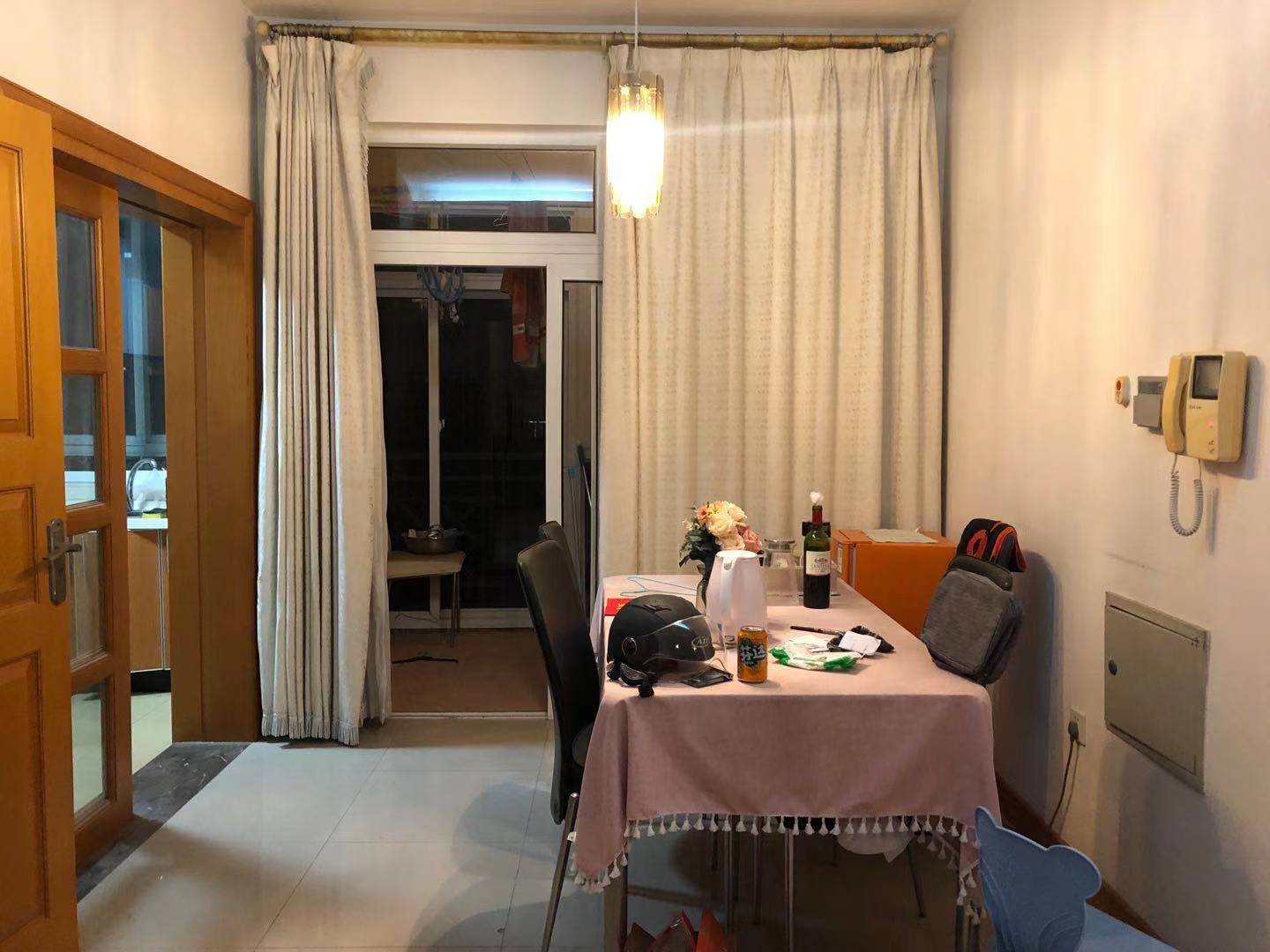 圣爵菲斯  3室2厅2卫    2300.0元/月室内图