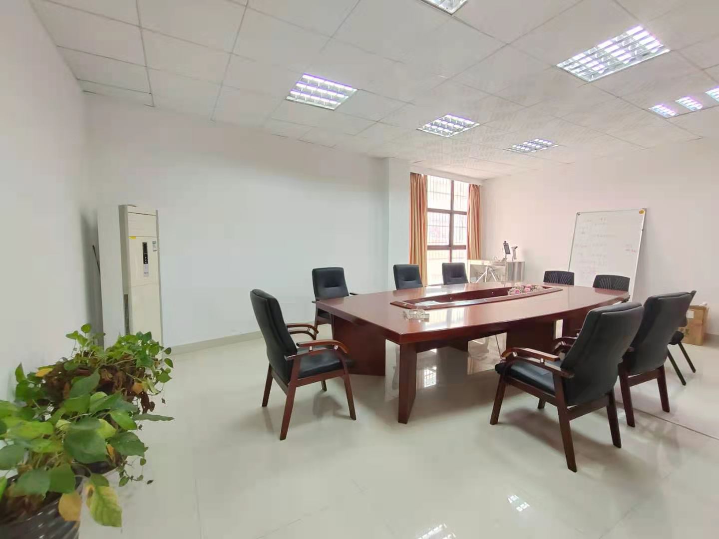 怡馨花地 3室2厅1卫 6000.0元/月 怡馨花地 3室2厅1卫 6000.0元/月室内图