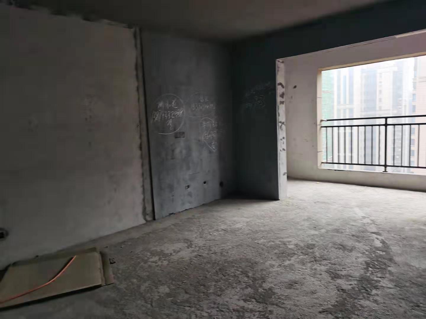 铂金汉宫  3室2厅2卫    91.8万 铂金汉宫  3室2厅2卫    91.8万客厅