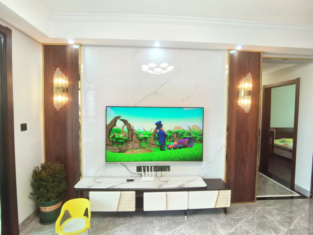 新桂广场  3室2厅2卫    110.0万客厅