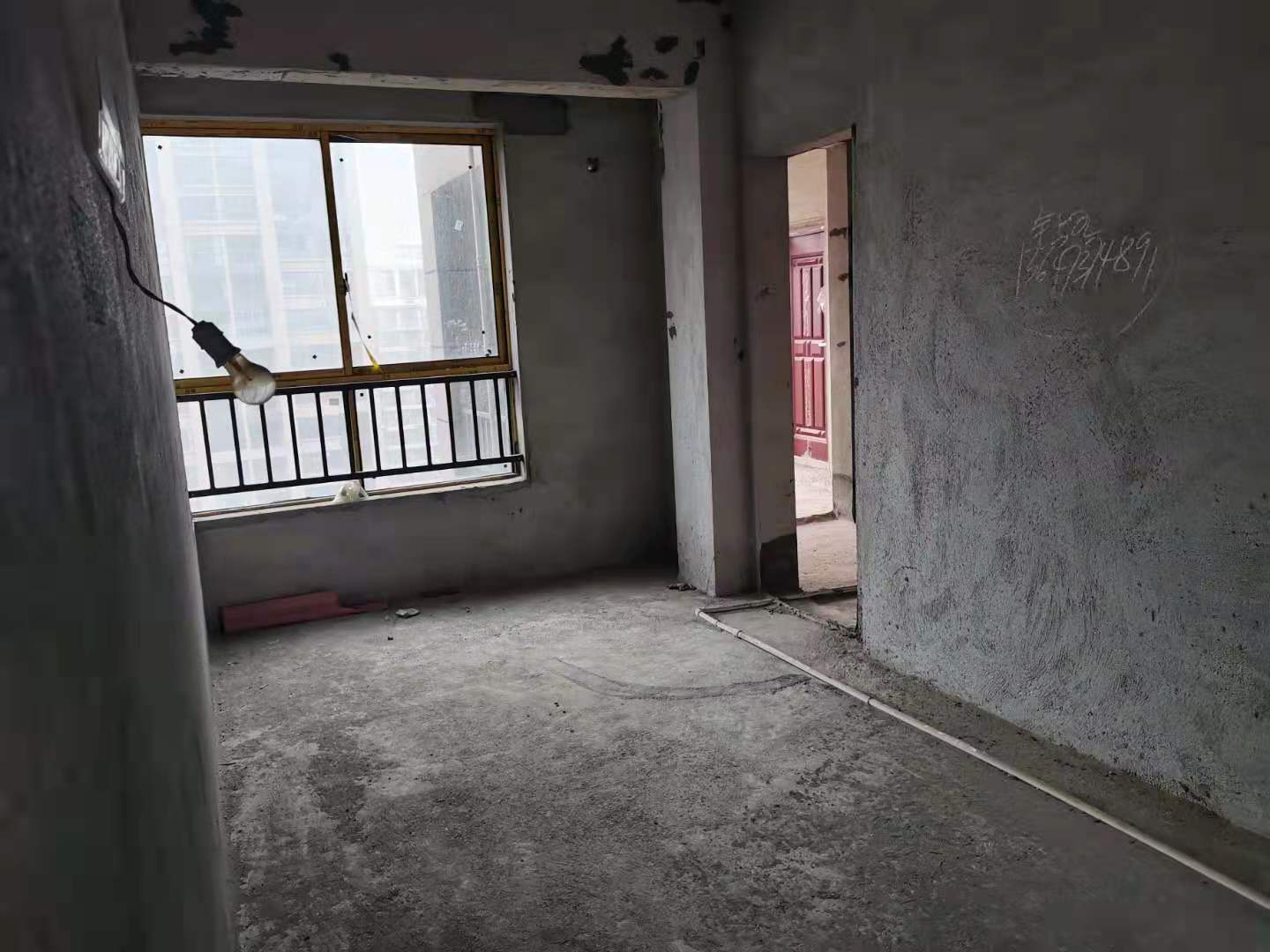 铂金汉宫  3室2厅2卫    91.8万 铂金汉宫  3室2厅2卫    91.8万客厅