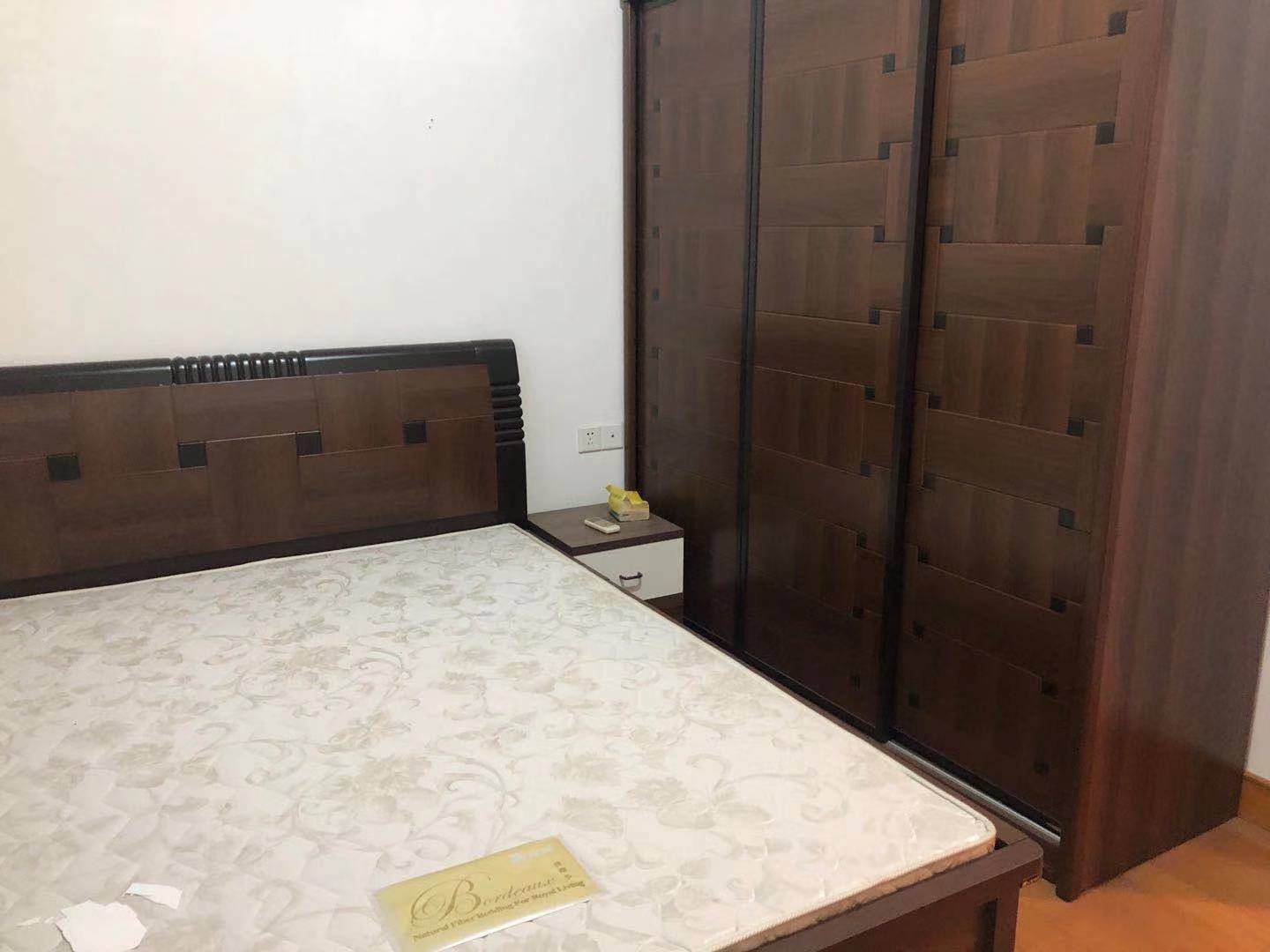 圣爵菲斯  3室2厅2卫    2300.0元/月室内图