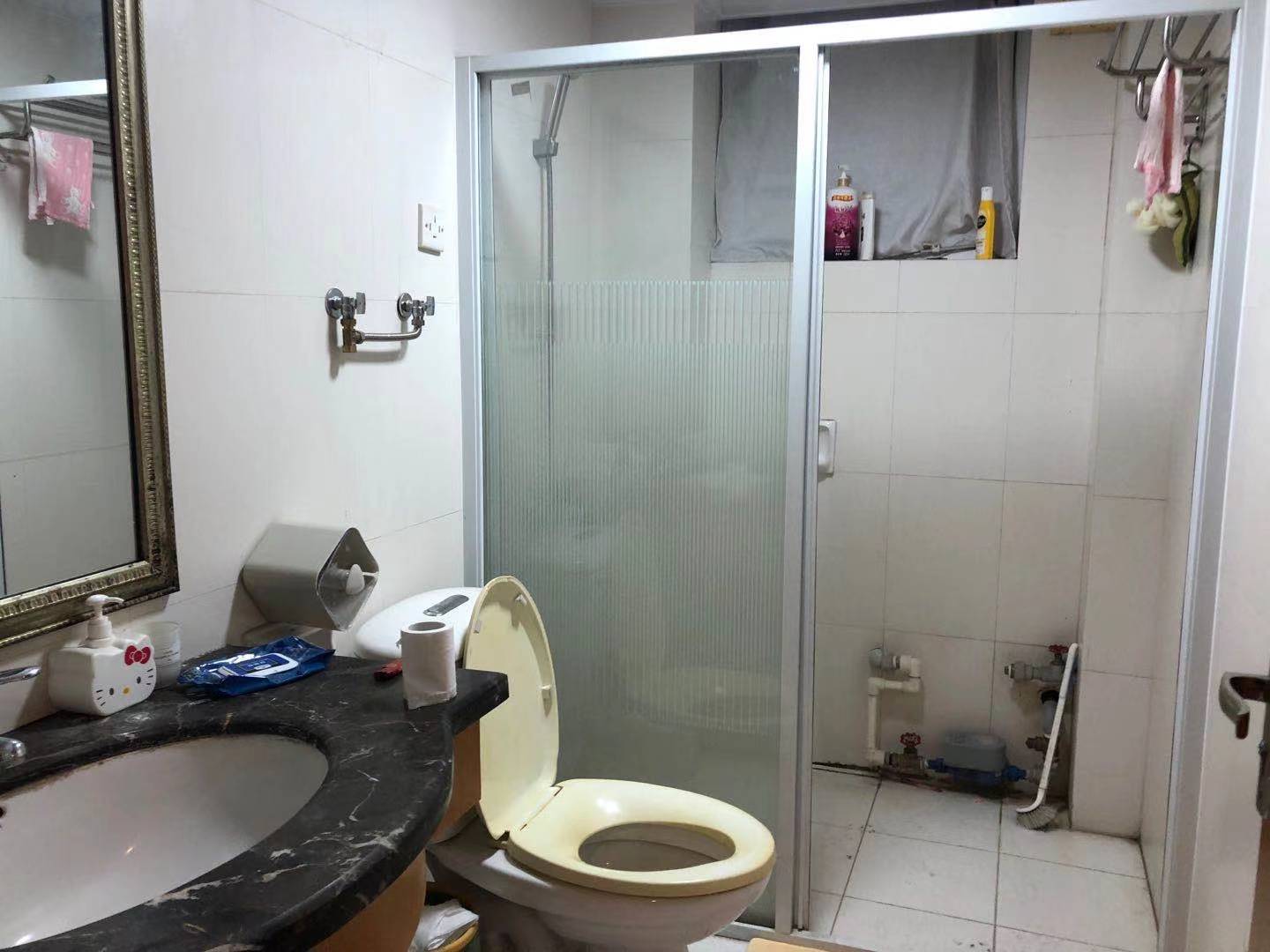 圣爵菲斯  3室2厅2卫    2300.0元/月室内图