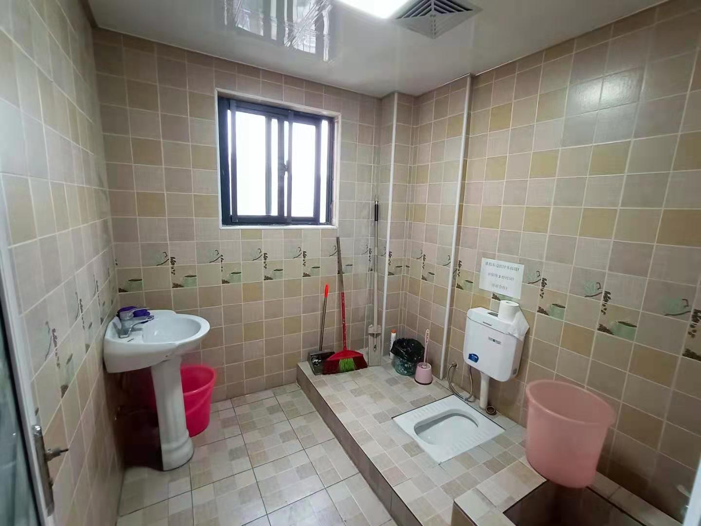 名仕华府 5室2厅1卫 95.0万 名仕华府 5室2厅1卫 95.0万户型图