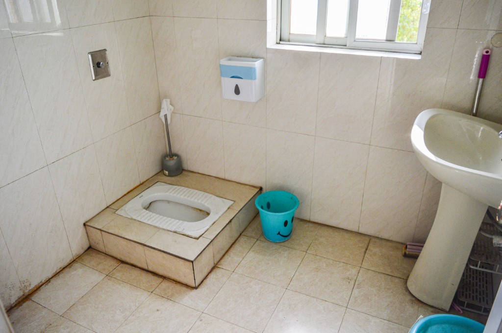 丽景雅苑 4室2厅2卫 46.0万 丽景雅苑 4室2厅2卫 46.0万卫生间