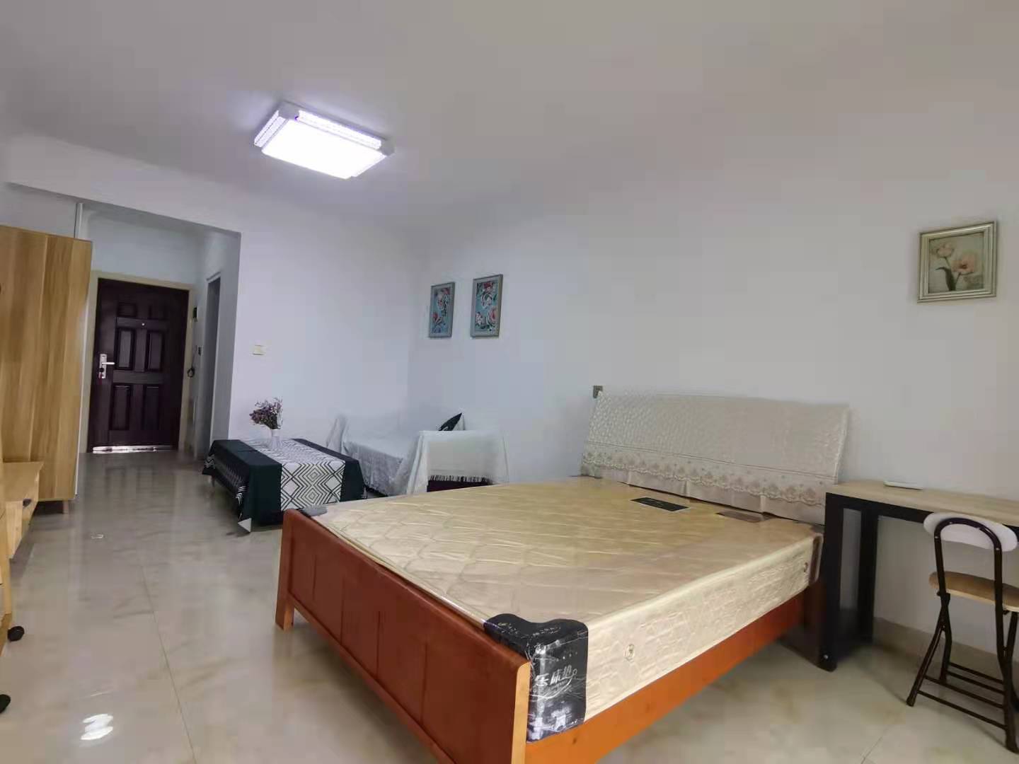 宇元万向城  1室1厅1卫    1500.0元/月 宇元万向城  1室1厅1卫    1500.0元/月室内图