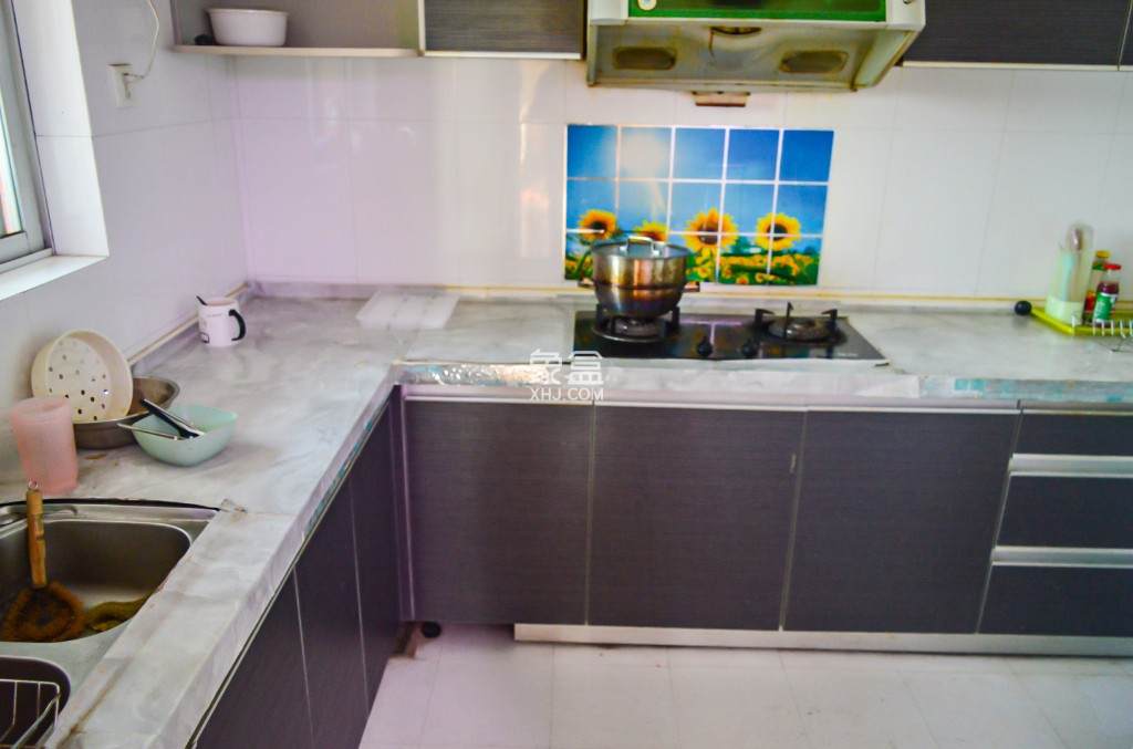 丽景雅苑 4室2厅2卫 46.0万 丽景雅苑 4室2厅2卫 46.0万卫生间