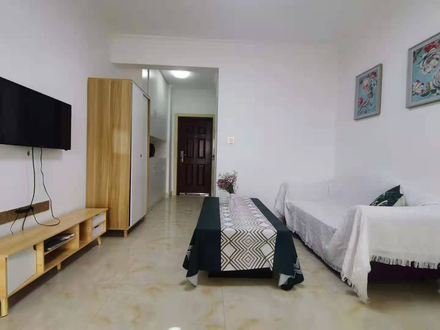 宇元万向城  1室1厅1卫    1500.0元/月 宇元万向城  1室1厅1卫    1500.0元/月室内图