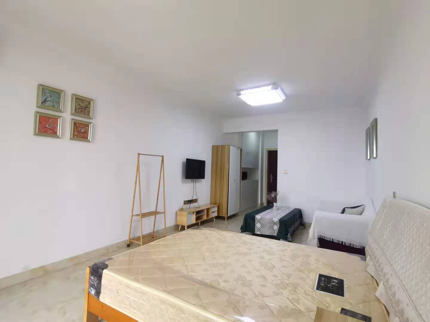 宇元万向城  1室1厅1卫    1500.0元/月 宇元万向城  1室1厅1卫    1500.0元/月室内图