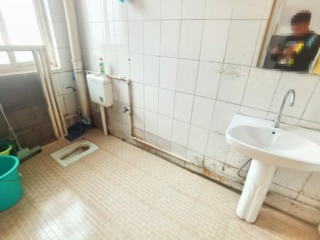 晨光小区 3室2厅1卫 65.0万 晨光小区 3室2厅1卫 65.0万客厅