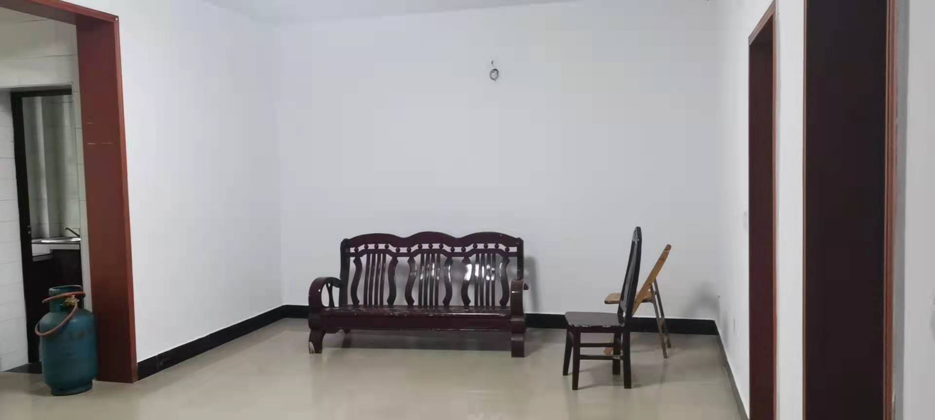 羊舞岭小区 2室1厅1卫 700.0元/月 羊舞岭小区 2室1厅1卫 700.0元/月室内图